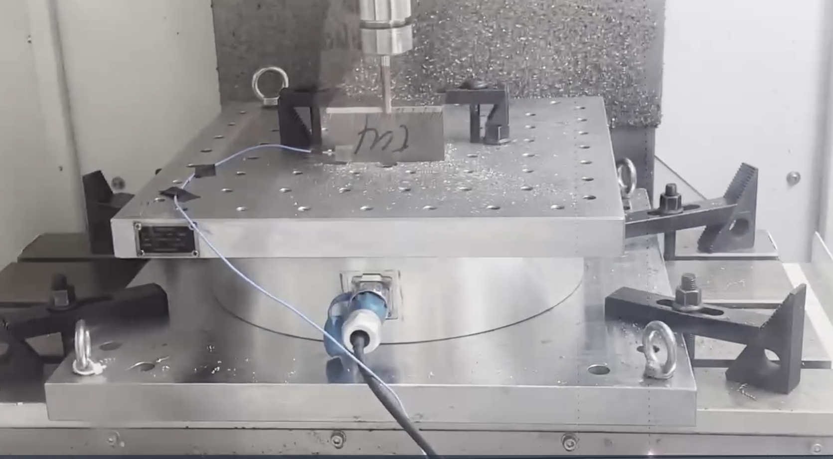 華創(chuàng)HUATRAN三分量測力平臺應(yīng)用于切削力測試