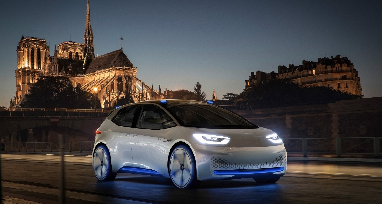 電動(dòng)汽車也許可借助自行供電傳感器實(shí)現(xiàn)邊跑邊充電