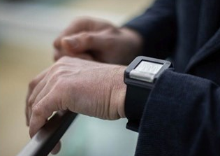 內(nèi)置傳感器可檢測(cè)心臟問題的可穿戴腕表